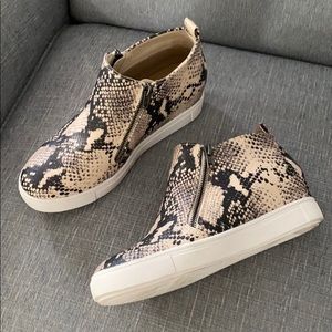 Snakeskin Pattern Shoes